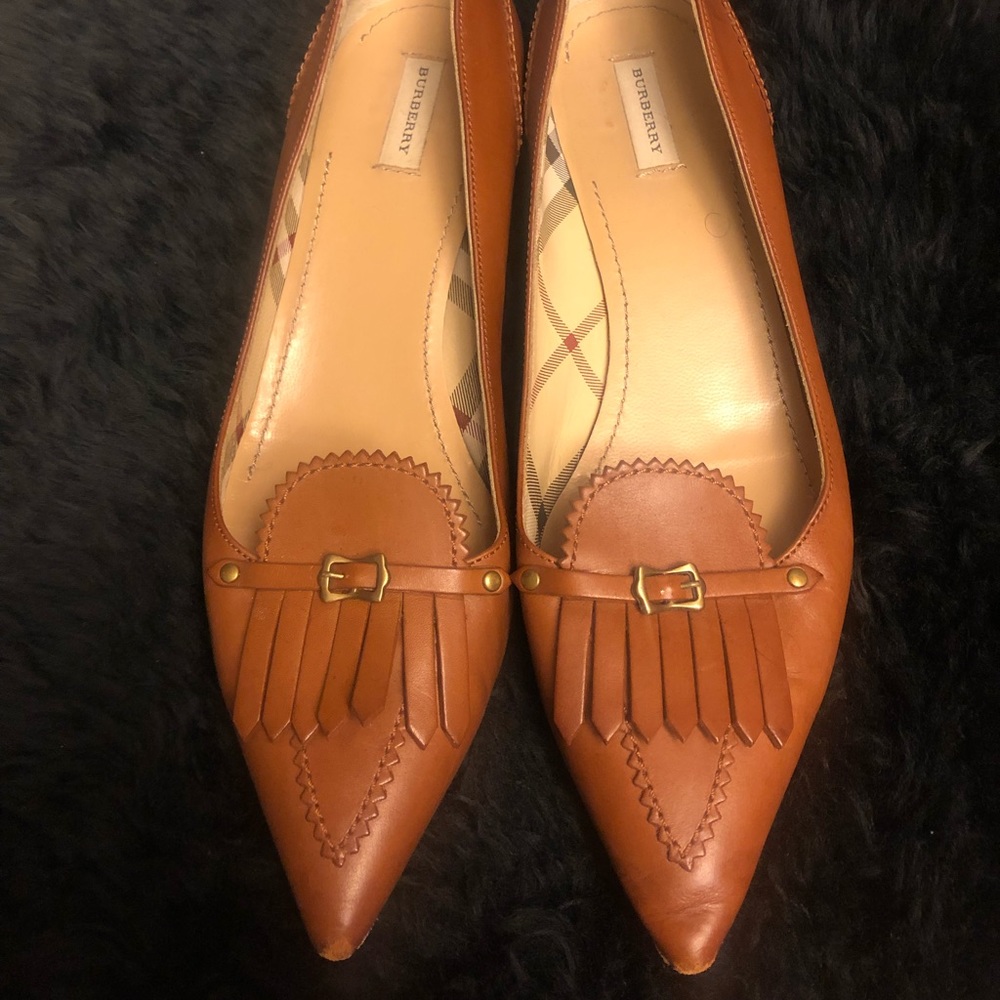 💕PRE-OWNED 💕Burberry Kitten Heel Pumps💕
